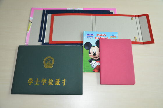 硬い本ケースを作るためのダブルステーショングレー紙箱包装機 MF-SCM500A2